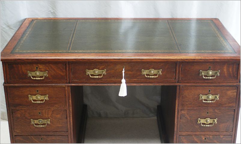 2044 Antique Small Oak Pedestal Desk (4)